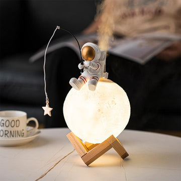 Astronaut Figurines Home Decoration Resin Space Man Miniature Night Light Humidifier Cold Fog Machine Accessories-pamma store
